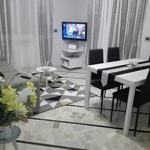Ylli House Appartamento Sanremo